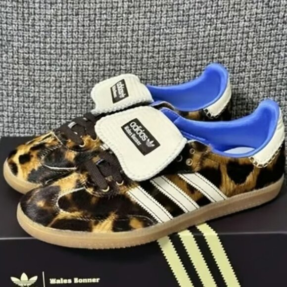 adidas gazelle silver green womens Wales Bonner Pony Hair Samba  Core Black / Chalk White  La Garonne